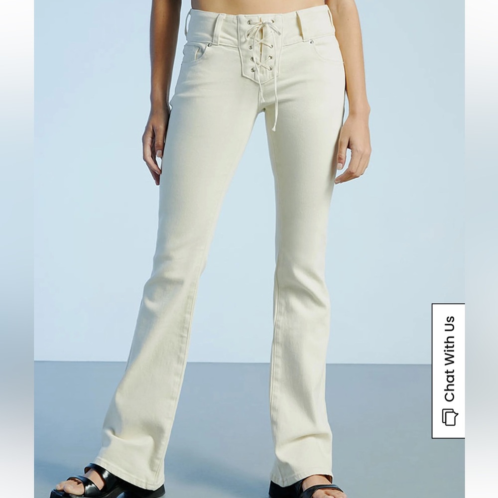Off White Lace-Up Low Rise